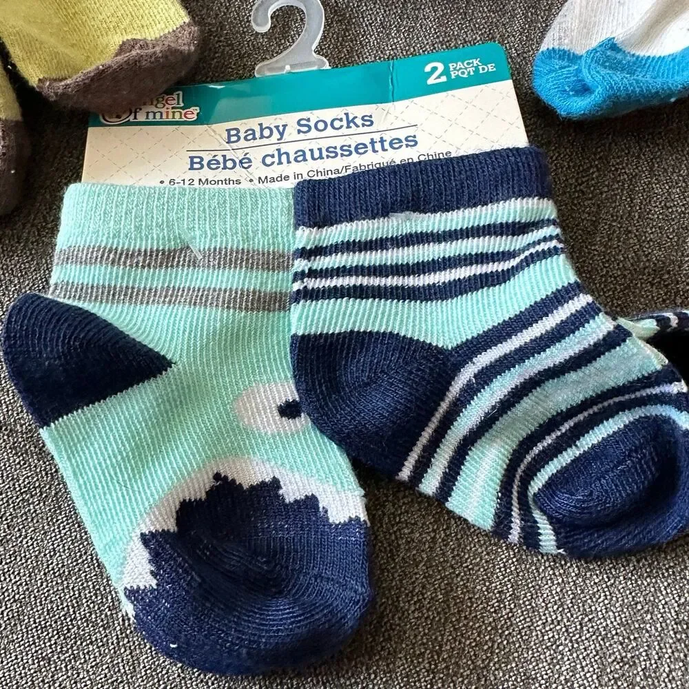 10 pair of infant socks gender neutral 0/6 and 6/12 vans carters circo and more